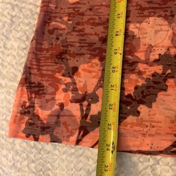 THE NORTH FACE, V neck, floral T shirt, new condition - Picture 6 of 11